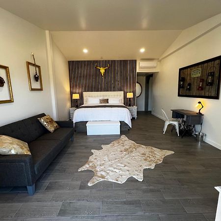 Blue Cow Guest Farm Hotel Cornville Exterior photo