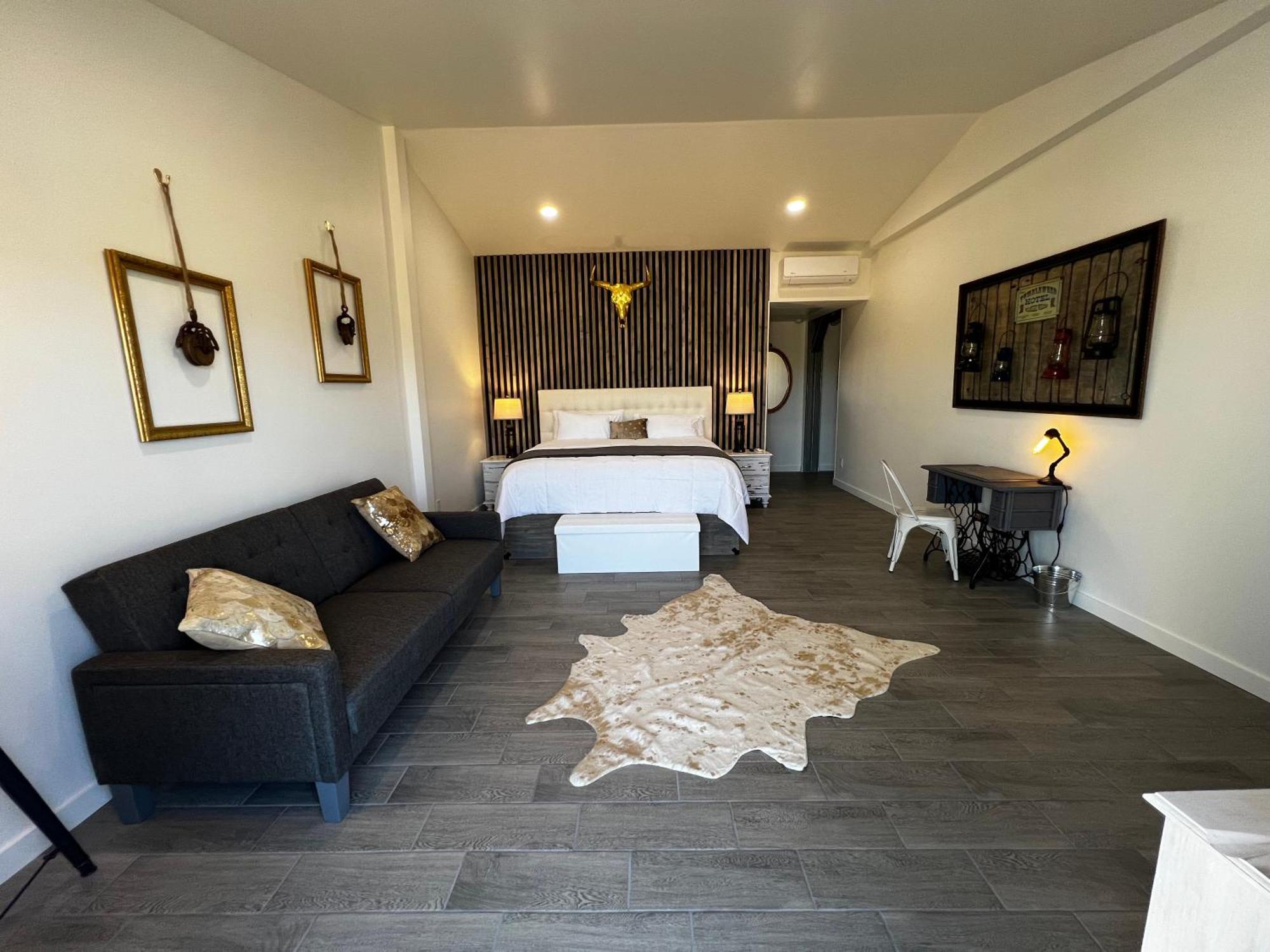 Blue Cow Guest Farm Hotel Cornville Room photo